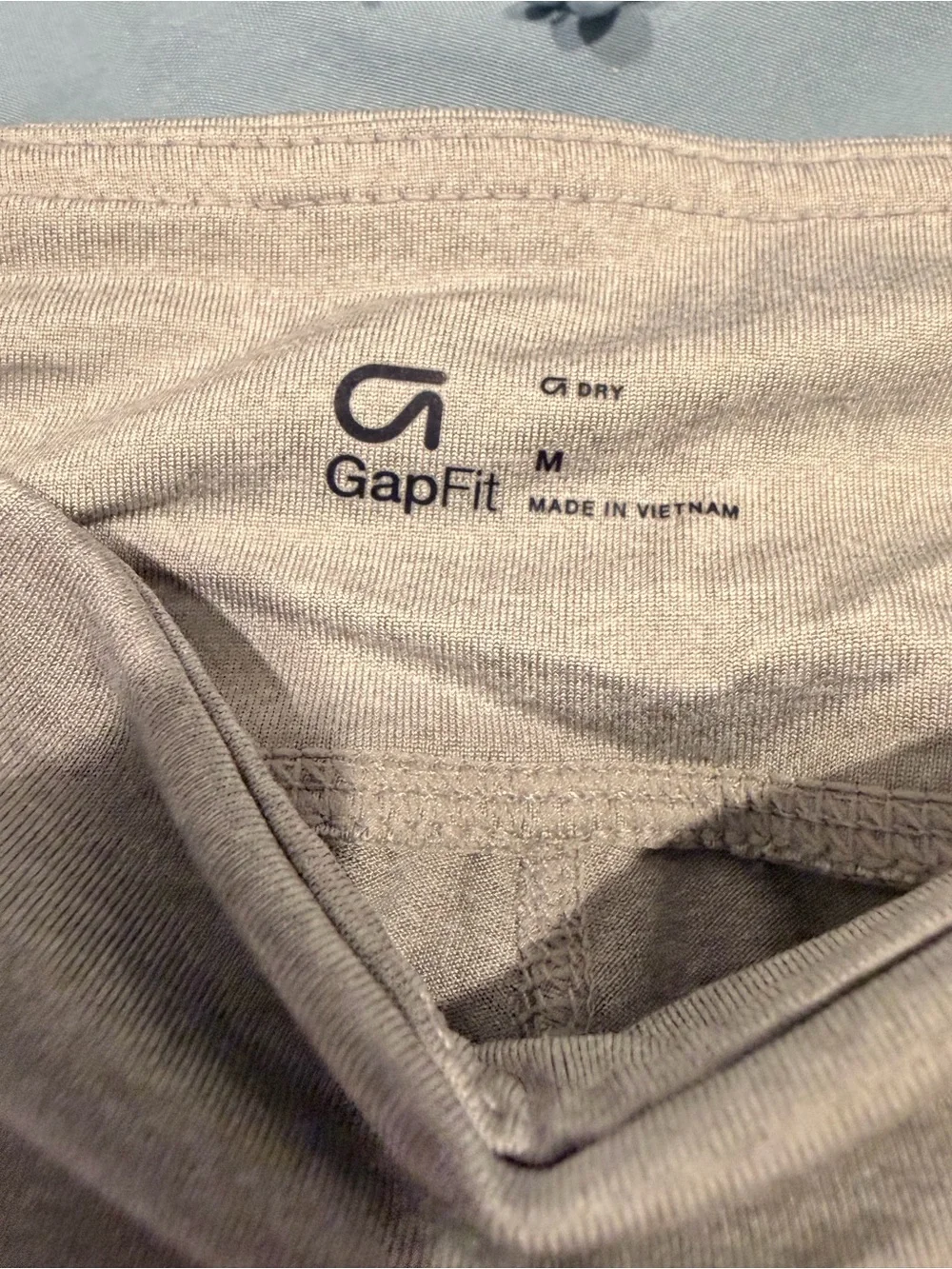 GapFit Girls Activewear Set | Gray Capri Leggings & Limited Edition Tee  Medium